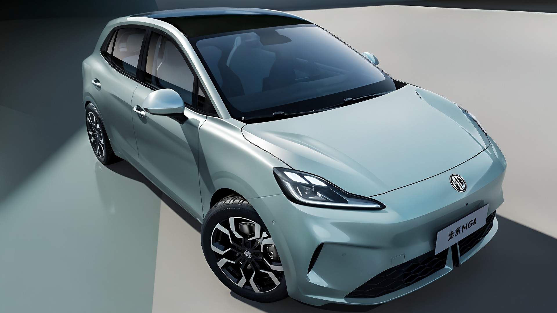 Elektromobilität, Elektroauto, Umweltfreundlich, futuristisches Design, Hellblau, Kompaktwagen, MG4, MG Motor, LED-Scheinwerfer, Panoramadach, Fließheck, Leichtmetallfelgen, aerodynamisch, urbanes Fahrzeug, chinesische Automarke, modernes Auto