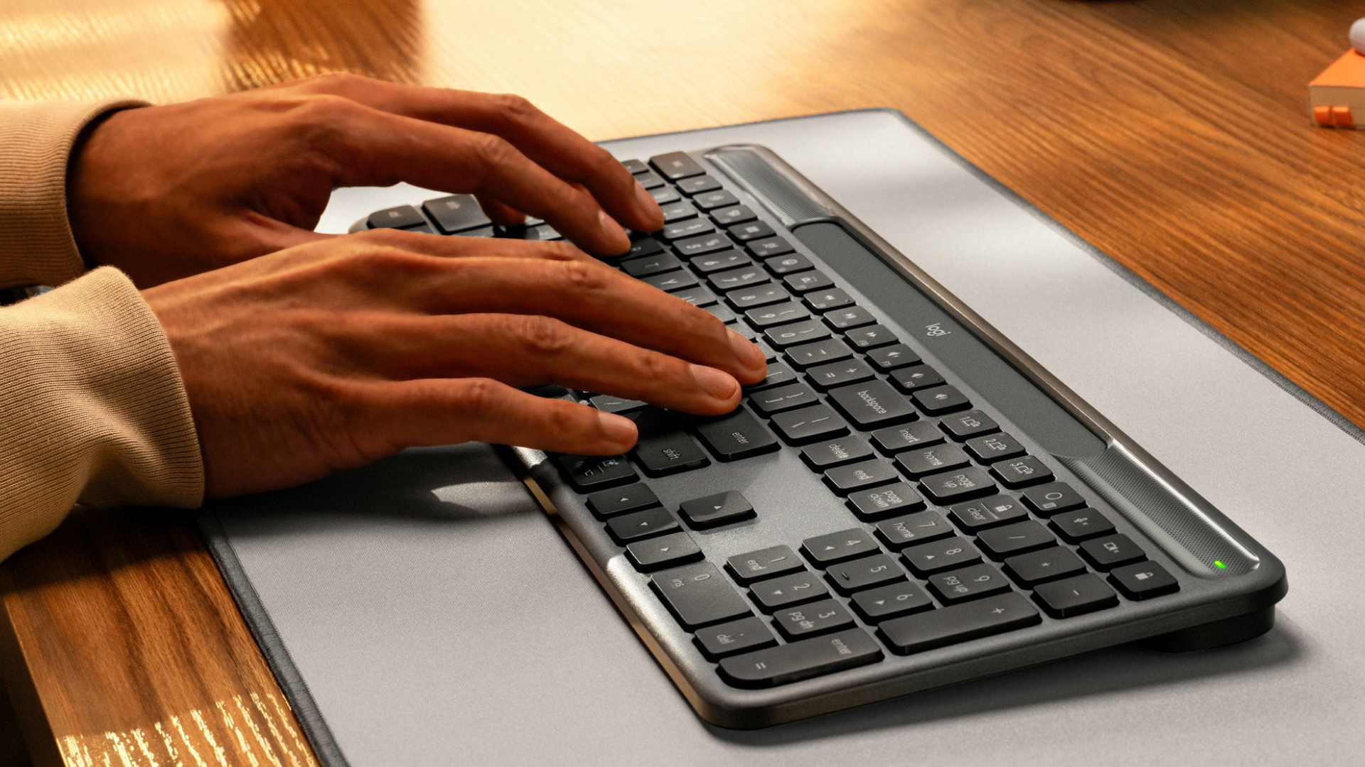 Tastatur, Keyboard, Wireless, Peripherie, Logitech, Eingabegerät, Logitech Signature Slim Solar+, LightCharge