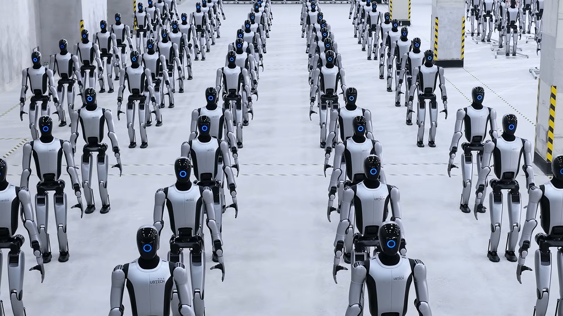 Automatisierung, Massenproduktion, Futuristische Technologie, Zukunftsvision, humanoide Roboter, Technologischer Fortschritt, UBTech, Industrielle Fertigung, Technologische Revolution, Roboterarmee, Ubtech Roboter, Robotertruppen, Sci-Fi-Szenario, Robotereinheiten, Fortschrittliche Robotik