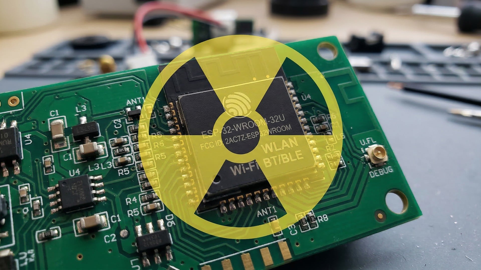Wlan, Bluetooth, Antenne, Platine, Wi-Fi, Leiterplatte, Sicherheitswarnung, Radioaktivität, Mikrocontroller, radioaktiv, Strahlungssymbol, Hardwareentwicklung