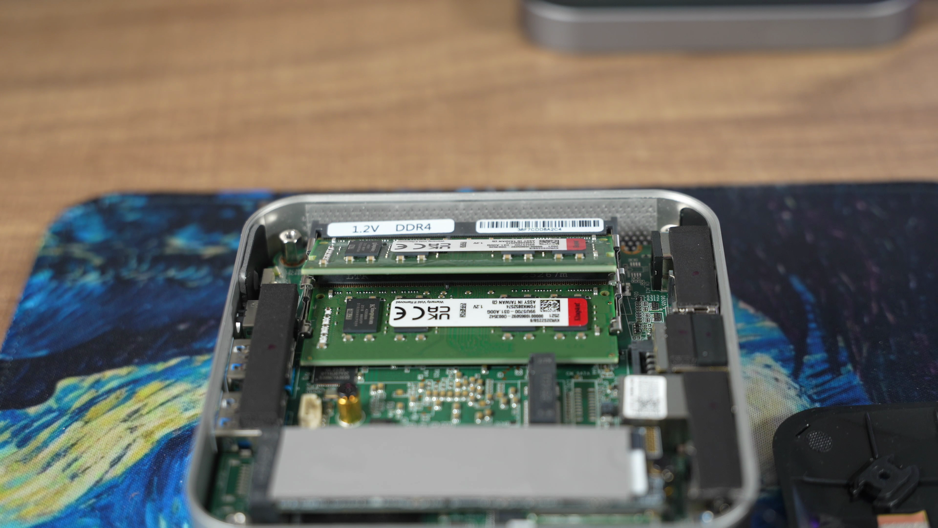 Ssd, Timm Mohn, mini-pc, Arbeitsspeicher, Preisvergleich, Samsung 990 Pro, Gutscheincode, Geekom A5 Pro, Windows Neuinstallation, AMD Ryzen 5 7530U, RAM aufrüsten, SSD einbauen, Kingston Arbeitsspeicher, Single-Sided SSD, Hardware Aufrüstung, Mini-PC öffnen, WiFi-Antenne