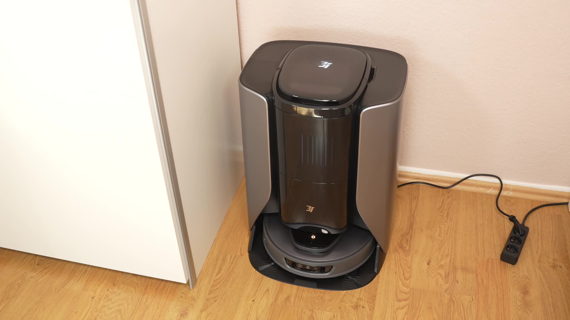 Test, Smart Home, Roboter, Timm Mohn, Staubsaugerroboter, Dockingstation, Luftfeuchtigkeit, Kamerasystem, Staubtank, Wischstaubsauger, Wasserreinigung, 3i S10 Ultra, Wasser Recycle Funktion, Saugleistung, Silberionen Modul, Wischwalze, AI Hindernis Erkennung, Seitenbürsten, Reinigungsmittel, 3i, Wischsaugroboter