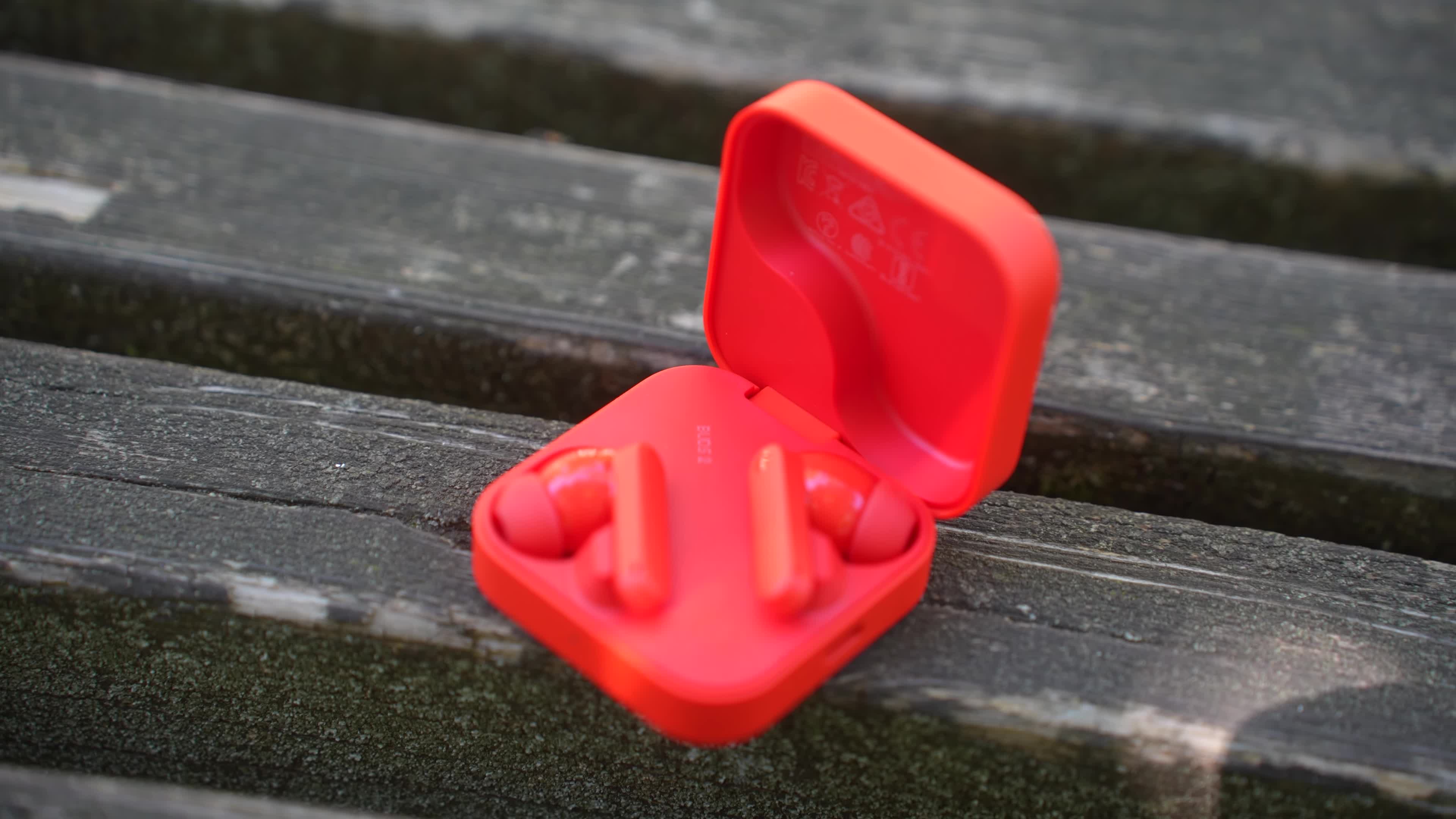 Andrzej Tokarski, Tabletblog, Akkulaufzeit, ANC, aktive Geräuschunterdrückung, Klangqualität, Tragekomfort, True Wireless Kopfhörer, Bluetooth Kopfhörer, Kopfhörer Test, Kopfhörer unter 50 Euro, Xiaomi Redmi Buds 6, JBL Wave Beam 2, Sony WF-C510, JLab GoPop ANC, CMF Buds 2, Anker Soundcore A20i