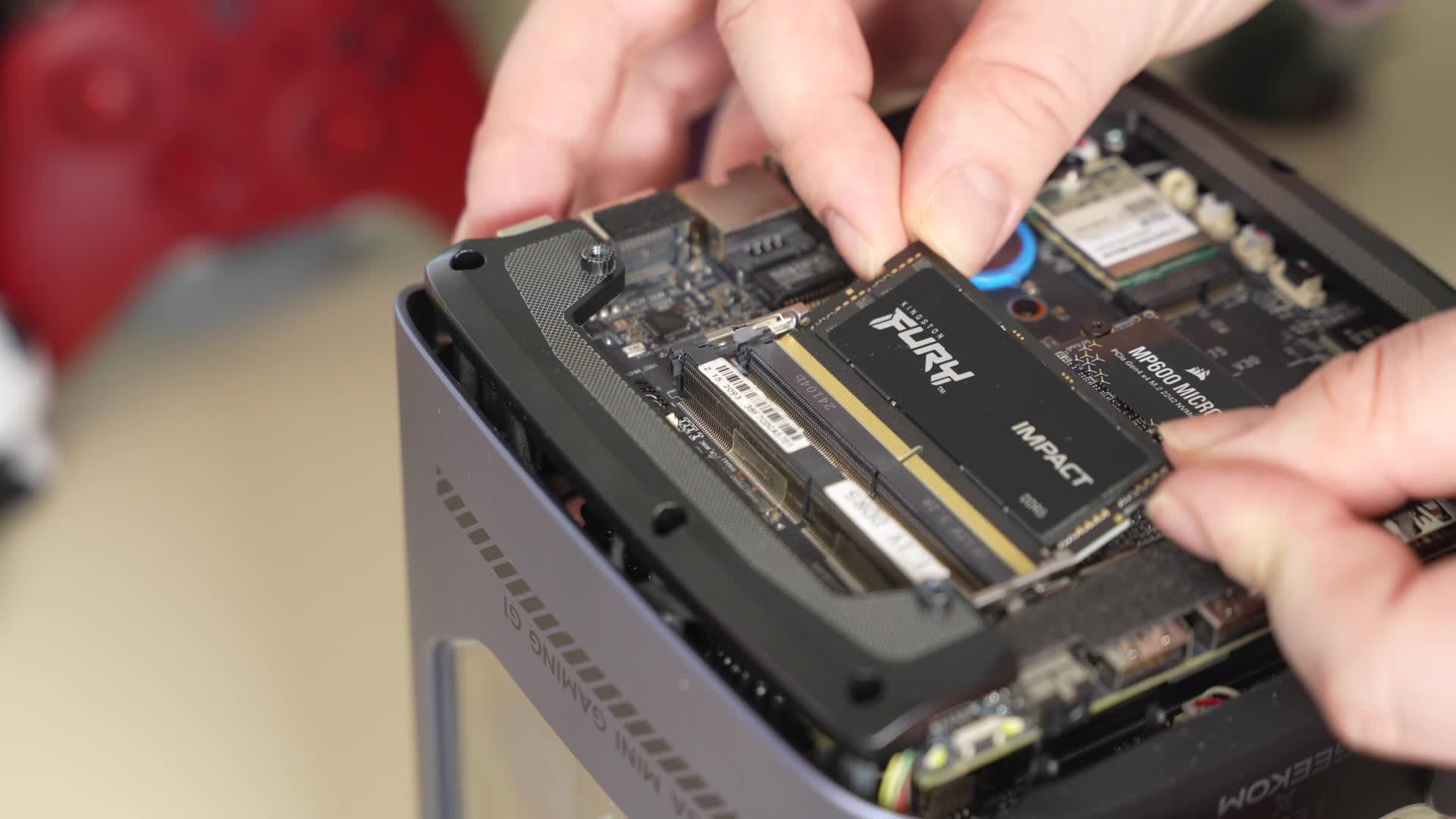 Gaming, Hardware, Timm Mohn, Arbeitsspeicher, Mini PC, Benchmarks, Geekom Megamini G1, RAM Upgrade, 64 GB RAM, PC Aufrüstung, DDR5 RAM, Kingston Fury Impact, Dual Channel, Mini Display, Corsair MP600 Micro