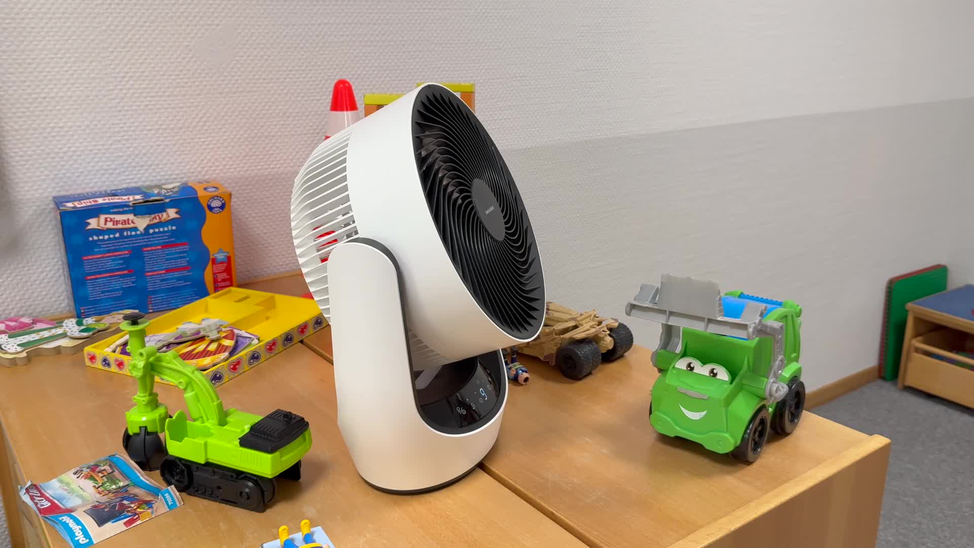 Test, Smart Home, Timm Mohn, Akkulaufzeit, Kühlung, Gadget, Kinderschutz, App Steuerung, Nachtlicht, Switchbot, Batterie Umluftventilator, Tischventilator, bürstenloser Gleichstrommotor, beweglicher Ventilator, leiser Ventilator, 3600 mAh Akku, LED Licht