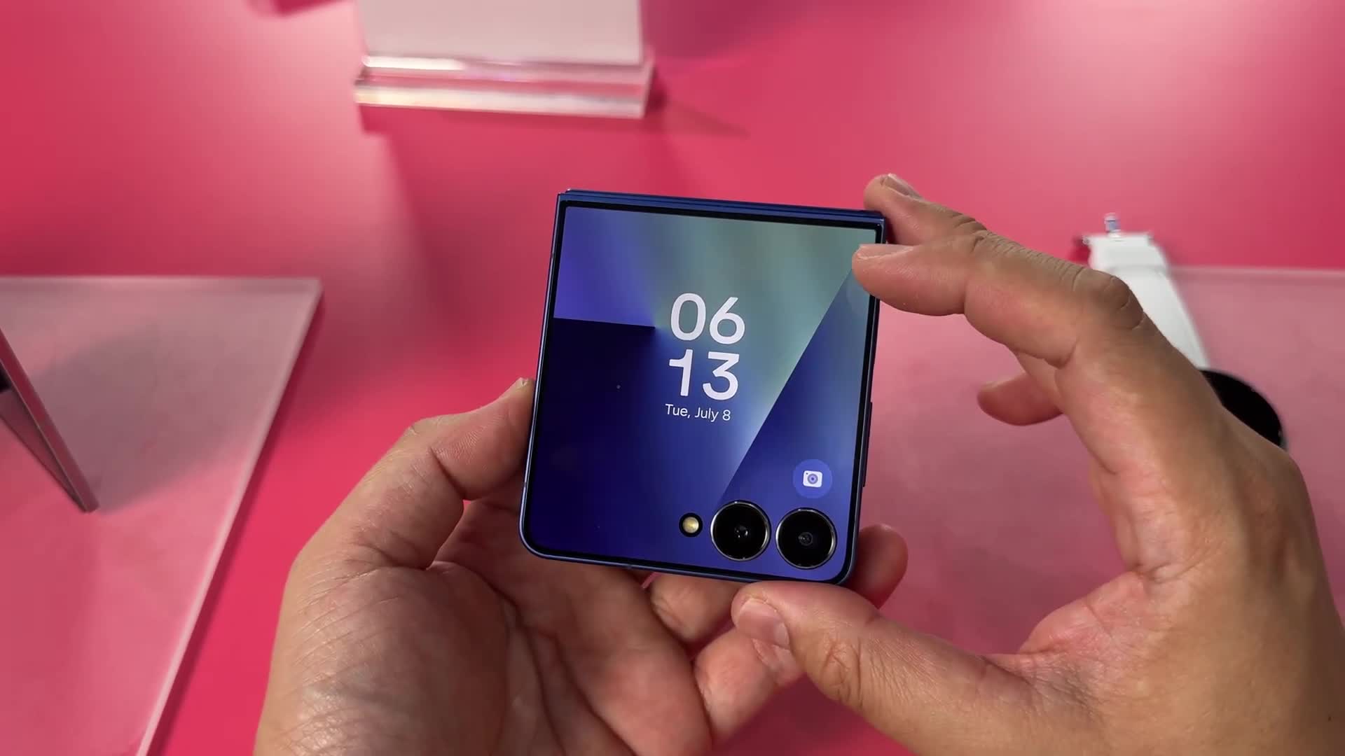 Smartphone, Android, Samsung, Galaxy, Samsung Galaxy, Hands-On, Hands on, foldable, NewGadgets, Johannes Knapp, Samsung Mobile, Samsung Galaxy Z Flip 7, Samsung Galaxy Z Flip7, Galaxy Z Flip 7, Galaxy Z Flip7, Samsung Galaxy Flip 7, Samsung Galaxy Flip7