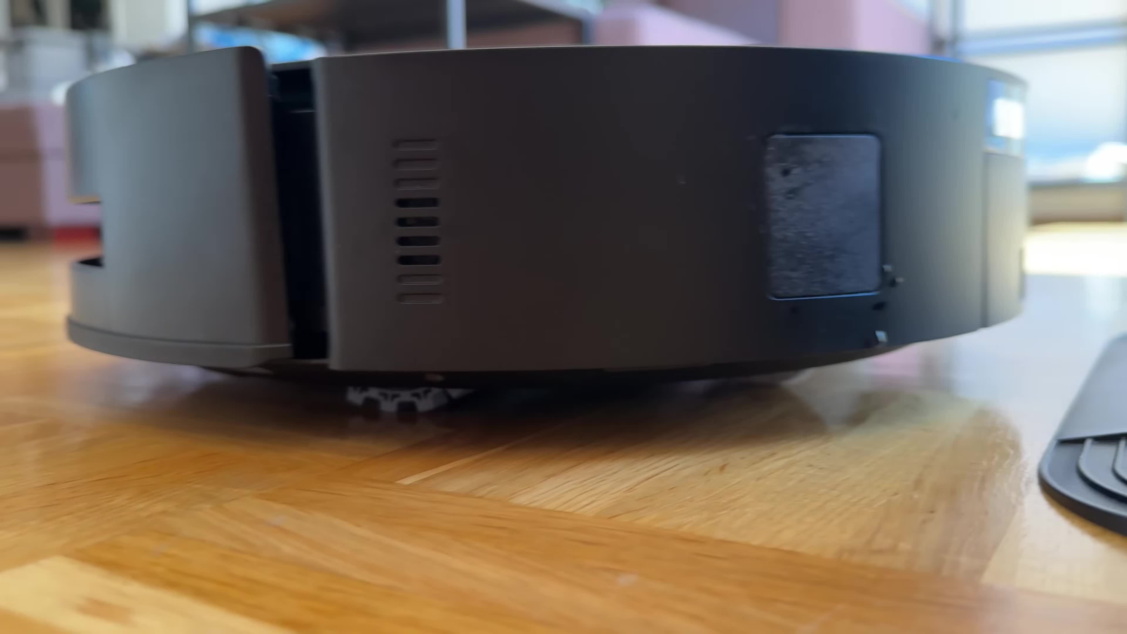 Smart Home, NewGadgets, Johannes Knapp, Haushaltsgeräte, Saugroboter, Automatisierung, Wischroboter, Reinigungsstation, Produkttest, Hinderniserkennung, Reinigungsroboter, Ecovacs Deebot X9 Pro Omni, Bodenreinigung, Osmo Roller Wischwalze, Ecovacs App