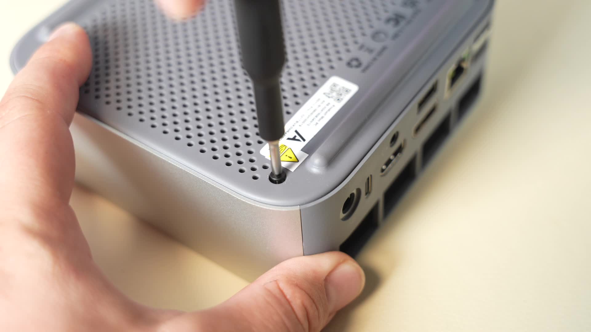 Timm Mohn, Mini PC, Intel Core i9, Kühlsystem, Preis Leistung, RAM Upgrade, Hardware Upgrade, Mini Computer, Staubfilter, PC Kühlung, Beelink Sei13 Pro, SSD Kühler, Dual Lautsprecher, Geräuschpegel, Amazon Angebot