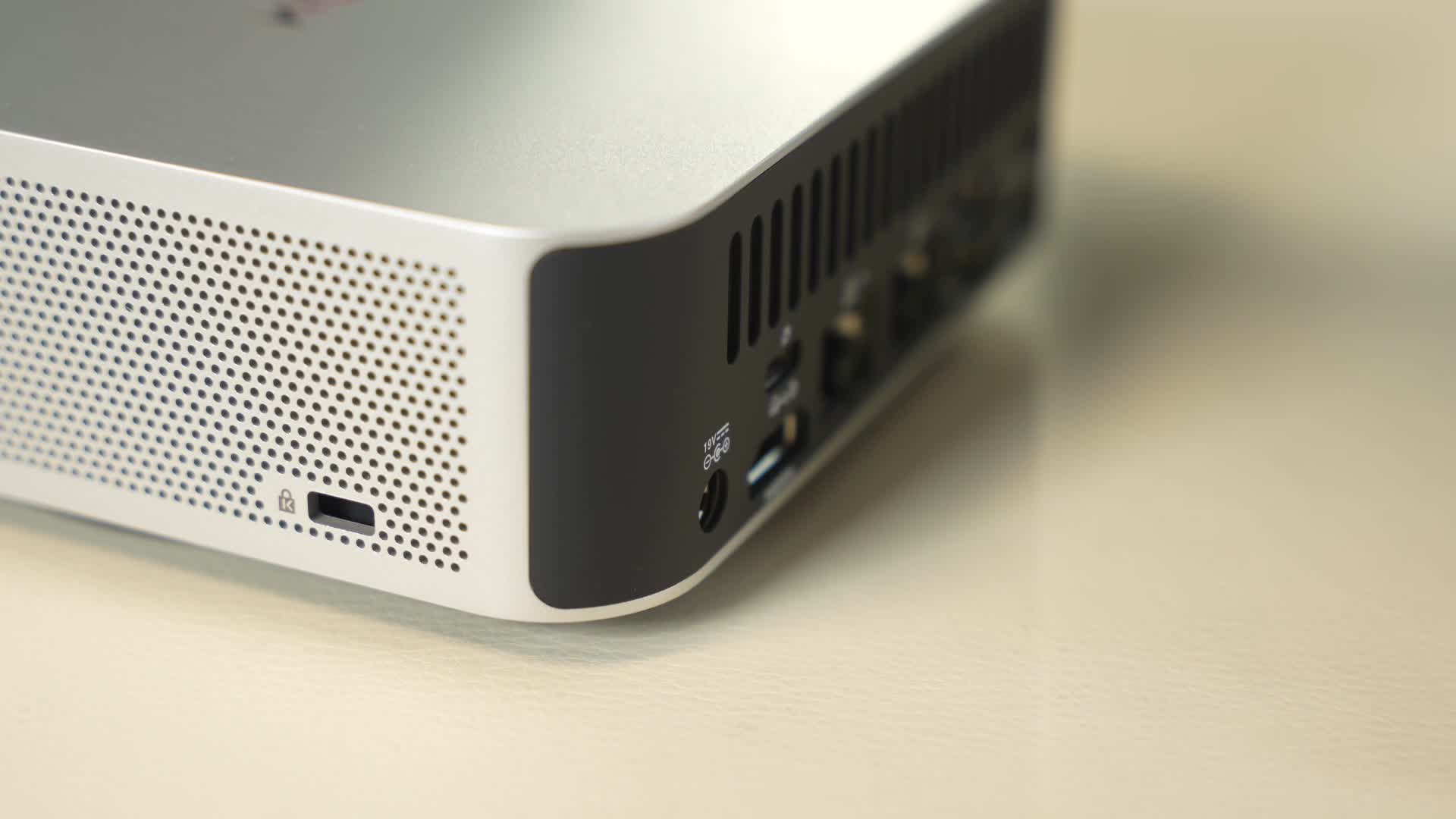 Test, mini-pc, Timm Mohn, Mini PC, mini-rechner, Anschlüsse, Geekom, Wi-fi 7, Zen 5, HDMI 2.1, Kühlsystem, Windows 11 Pro, AMD Ryzen AI 9 HX 370, Geekom A9 Max, AMD Radeon 890M, KI-TOPS, Lexar SSD, IceBlast 2.0, AI-Funktionen