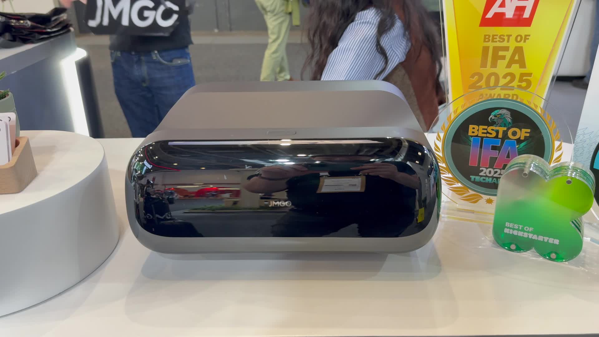 Netflix, Timm Mohn, Beamer, Android 14, Projektor, Google Tv, Heimkino, IFA 2025, Jmgo, Smart Projektor, JMGO O2S Ultra, UST Projektor, ALR Leinwand, Triple Laser Optik, 4K Projektor, MALC 3.0