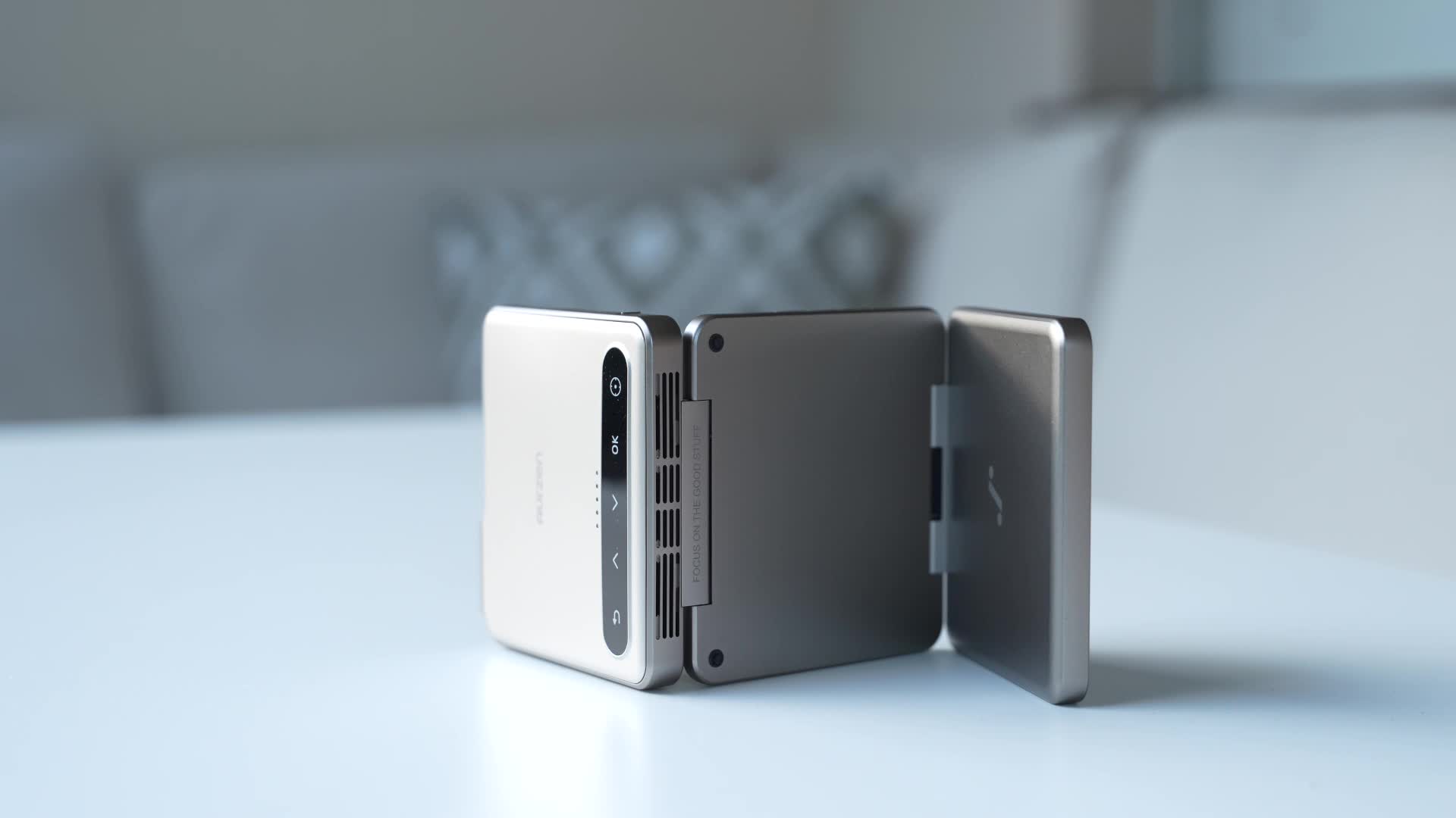 Video, Timm Mohn, Beamer, Hdmi, Projektor, IFA 2025, Airplay, Mini Beamer, Geekom A9 Mega, Aurzen Zip, Triple Fold, Aurzen CastPlay, Drahtlose Übertragung, Mobile Projektion, Kompakte Technik, Portable Geräte