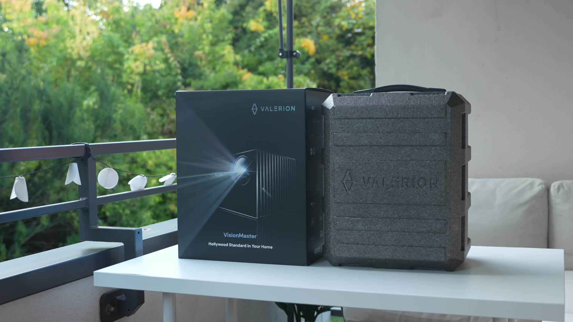 Video, Test, Timm Mohn, Beamer, Projektor, chromecast, Google Tv, Heimkino, Dolby Vision, Leinwand, HDR10+, 4K Projektor, Valerion VisionMaster Pro 2, 3000 ISO Lumen, Enhanced Black Level, KI Super Resolution, MediaTek MT9618, 3D Inhalte, ProVision Engine