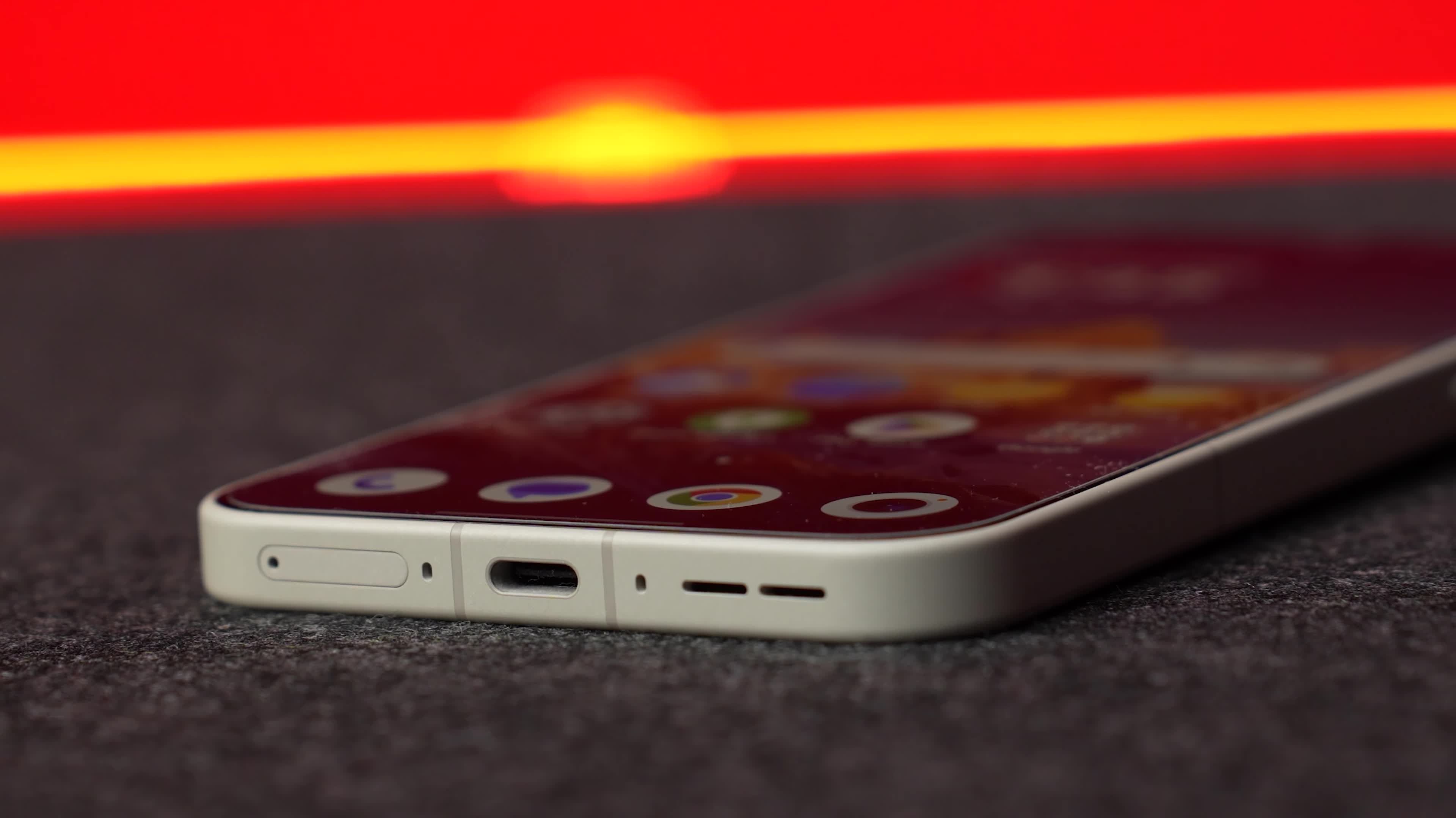 Smartphone, Gaming, Display, Kamera, Qualcomm, Andrzej Tokarski, Tabletblog, Flaggschiff, Fingerabdrucksensor, 165 Hertz, Snapdragon 8 Elite Gen 5, IP69, Telekamera, OnePlus 15, 50 MP, KI Button