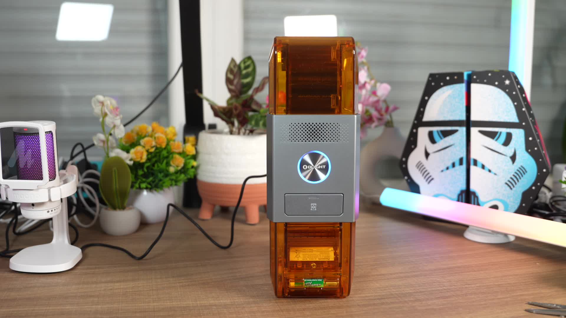 Test, Akku, Bluetooth, Batterie, Timm Mohn, Ladestation, App Steuerung, Firmware Updates, Schnellladefunktion, AA Batterien, Batterie Management, AAA Batterien, Olight OStation X, Batterie Organisation, USB Ladegerät, Batterie Aufbewahrung, Defekterkennung, Akku Ladegerät, Smart Home Zubehör