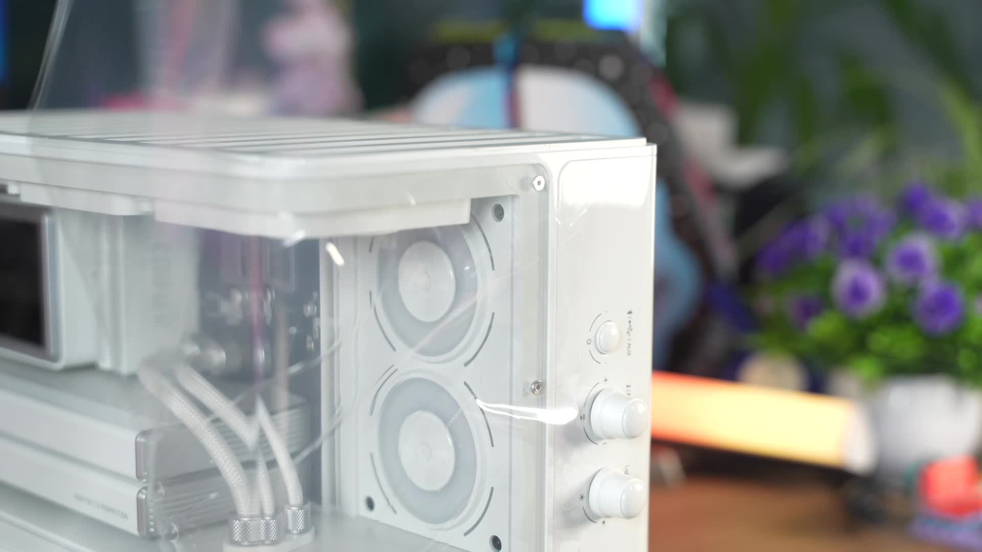 Bluetooth, Timm Mohn, USB C, Subwoofer, RGB Beleuchtung, App Kompatibilität, China Import, TradingShenzhen, 60 Watt, Audio Technik, Edifier New Cyber, 2.1 Soundsystem, PC Lautsprecher, Gaming Design, PC Look-alike, Schreibtisch Lautsprecher