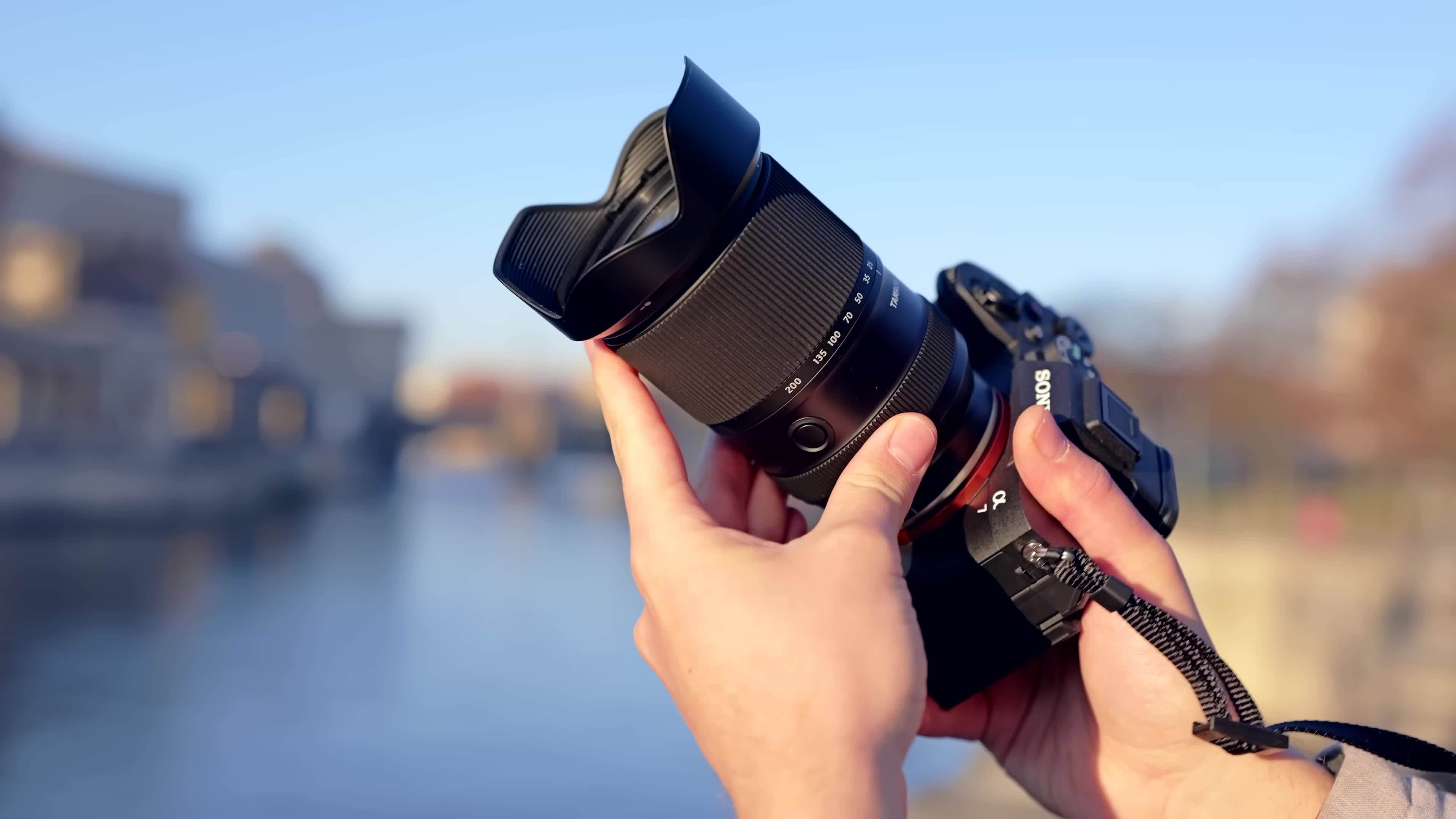 Test, ValueTech, Fotografie, Objektiv, Bildqualität, Autofokus, ValueTech TV, Bokeh, Sony Alpha, Objektivtest, Chromatische Aberrationen, Naheinstellgrenze, Reisezoom, Tamron 25-200 mm, Sigma 20-200 mm, All-in-One-Zoom, Objektivvergleich, Tamron VXD G2