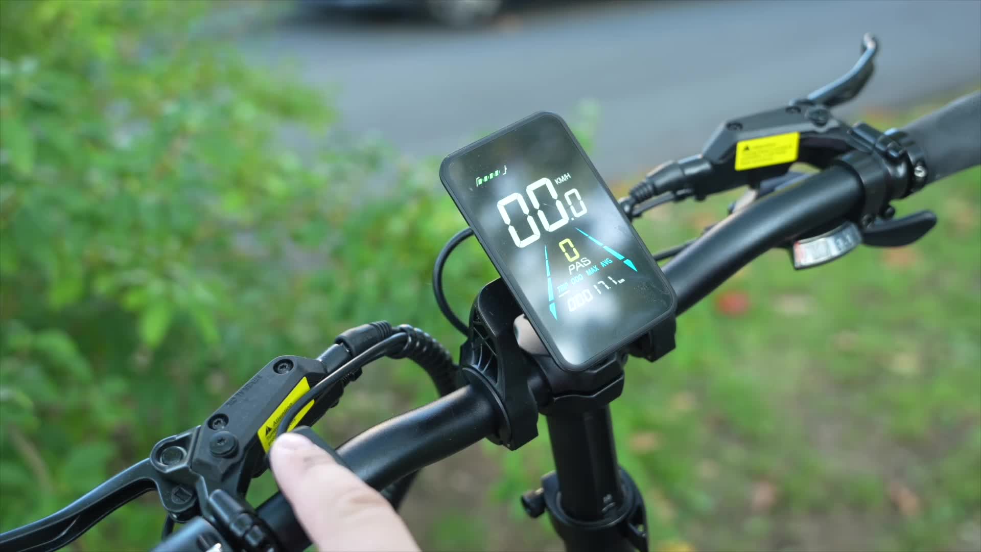 Timm Mohn, E-Bike, Elektrofahrrad, Fully, Fahrradtechnik, 250 Watt, Engwe Engine Pro 2.0, Faltrad, Offroad E-Bike, CE-Zertifikat, Federung, Shimano, Fahrradtest, Fatbike, 4 Zoll Reifen, Transportfahrrad