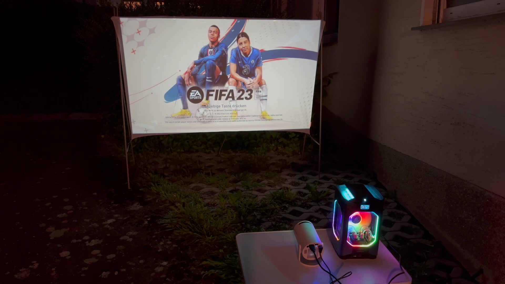 Test, Timm Mohn, Beamer, Projektor, Android 14, Fußball-WM, Preis-Leistungs-Verhältnis, Beamer Test, Mini-Beamer, Power-Station, 720p Auflösung, 4K Beamer, ANSI-Lumen, Magcubic Mini-Beamer, Gimbal Beamer, Amazon Top-Seller, Samsung Freestyle, Xgimi Mogo 3